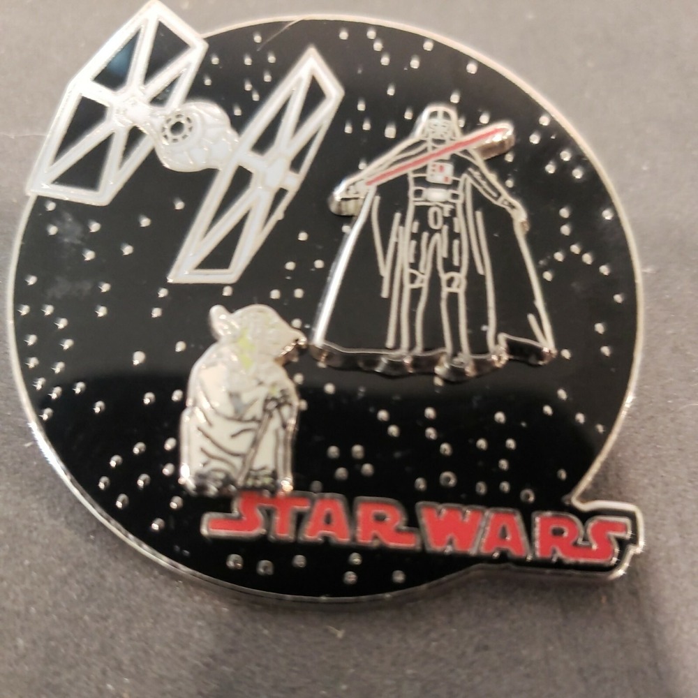 Disney Pin STAR WARS DARTH VADER & YODA BUILD A TIE FIGHTER HTF‎ GRAIL 00026